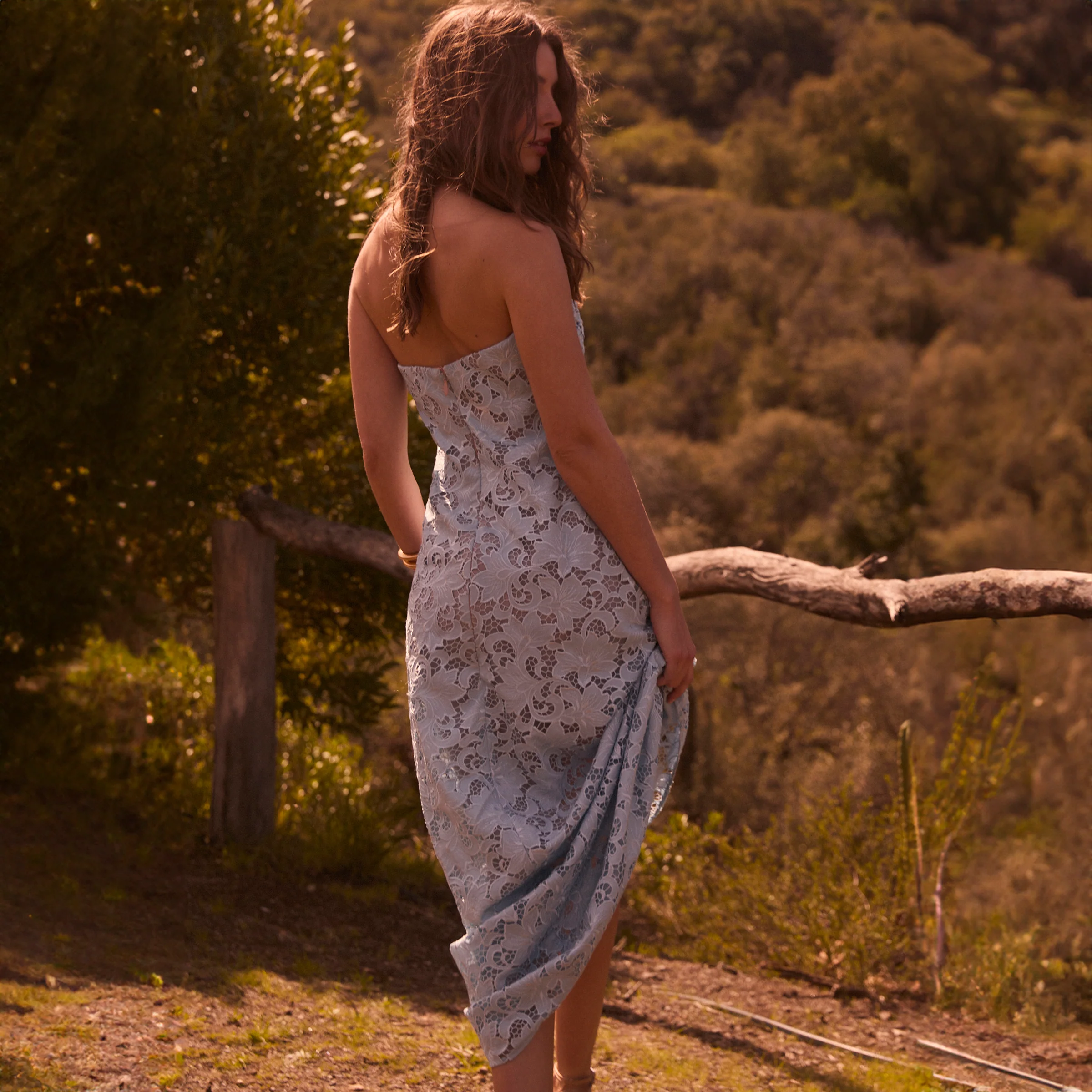 LINDSEY - Image 4